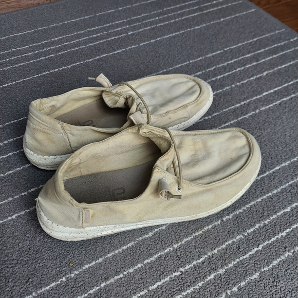 Hey Dude womens 10 - Picture 3 of 6